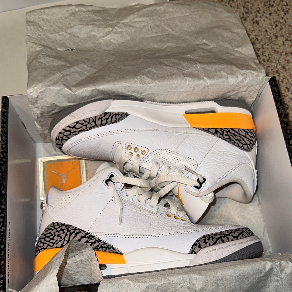 Jordan 3 Retro White and Laser Orange - Picture 8 of 8